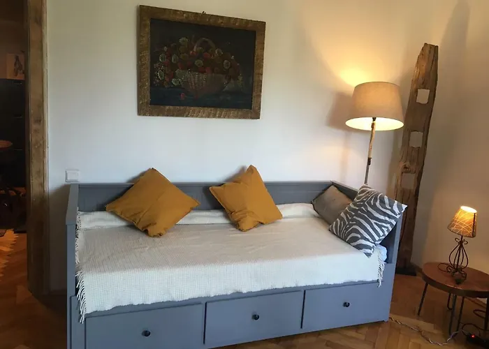 Vintage Apartment