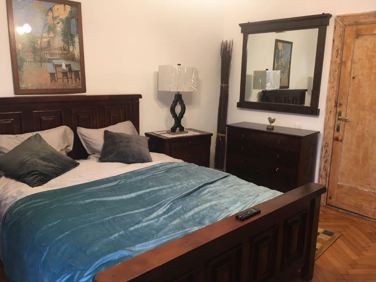 Vintage Apartment Bucharest