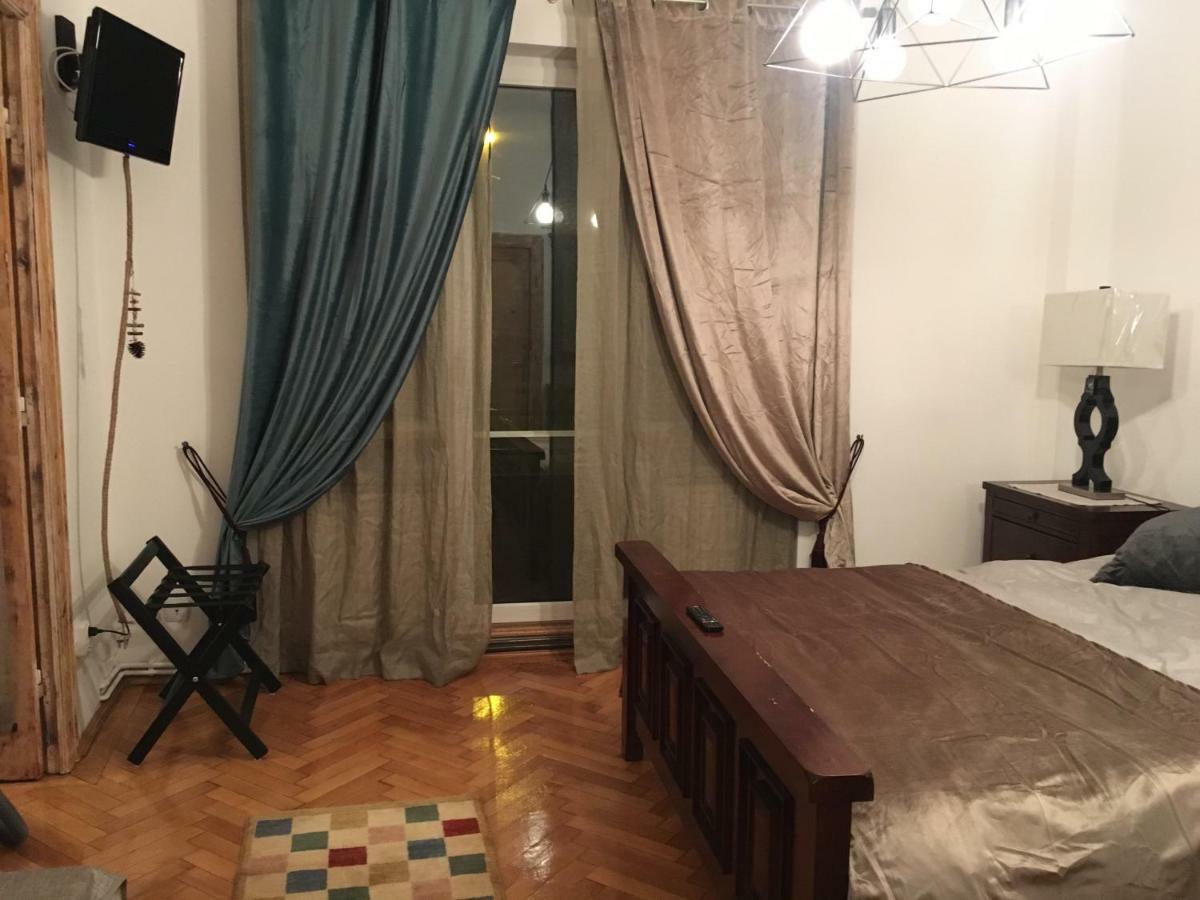 Vintage Apartment